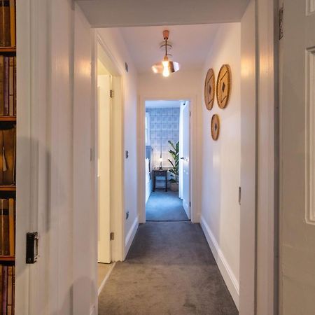Contemporary Apartment On The Historic Rows 체스터 외부 사진