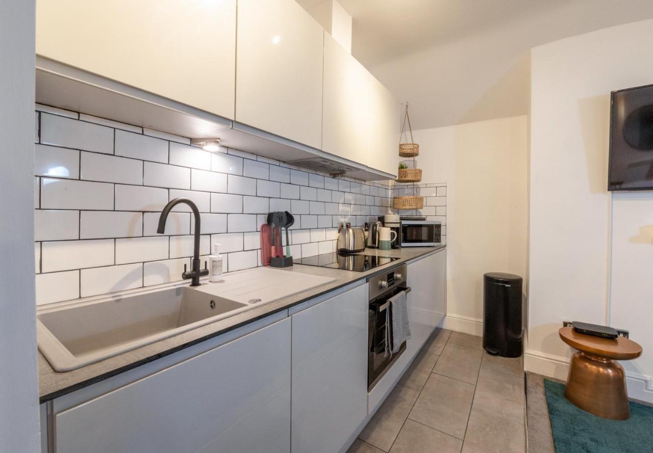 Contemporary Apartment On The Historic Rows 체스터 외부 사진