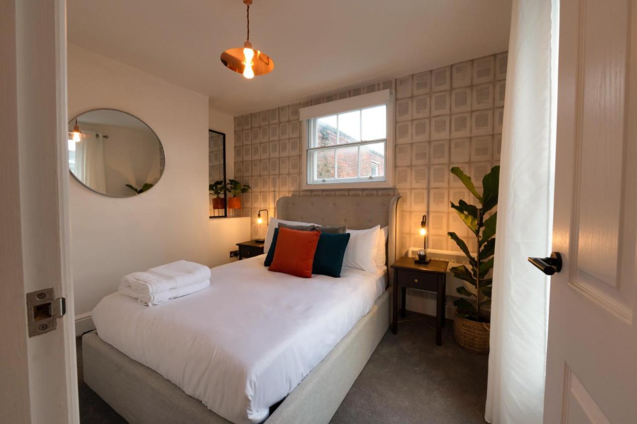 Contemporary Apartment On The Historic Rows 체스터 외부 사진