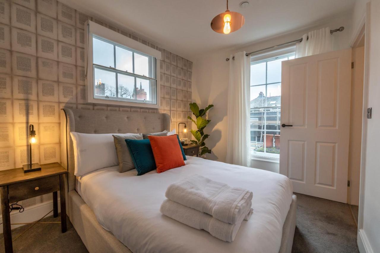 Contemporary Apartment On The Historic Rows 체스터 외부 사진